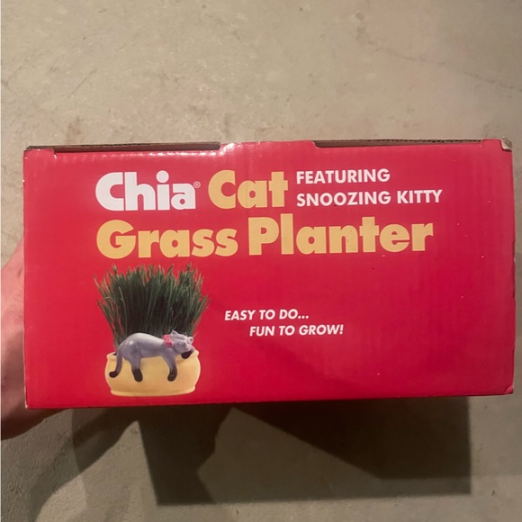 Chia Cat
FEATURING
SNOOZING KITTY
Grass Planter - Picture 5 of 6